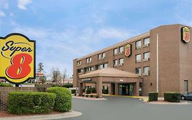 Super 8 By Wyndham Raleigh North East